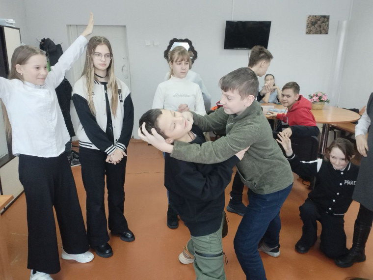Буллинг среди детей.