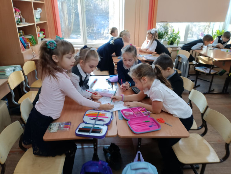 Занятие на развитие коммуникативных умений и навыка взаимопомощи "Если с другом вышел в путь".